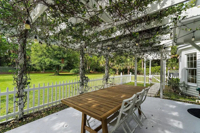 Residence photo 5