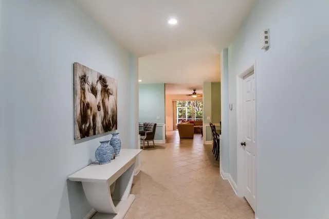 Residence photo 2