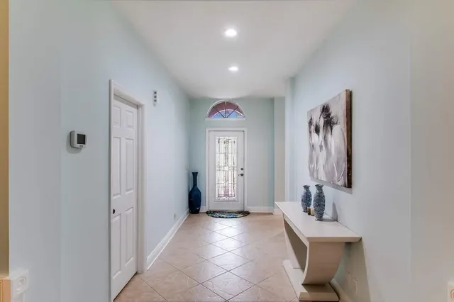 Residence photo 3