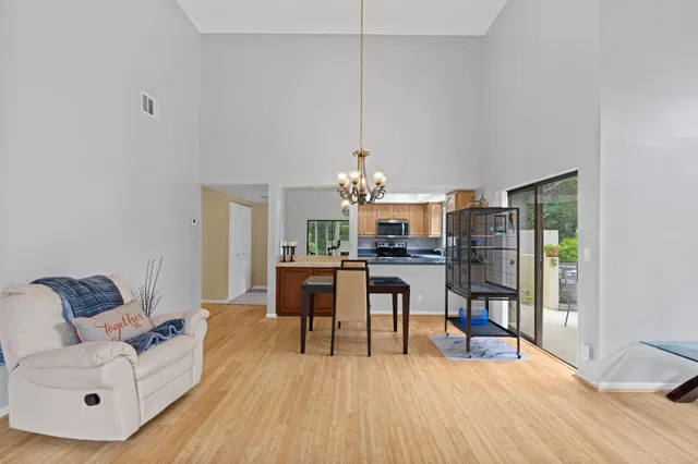  Residence photo 5