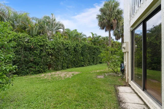  Residence photo 25