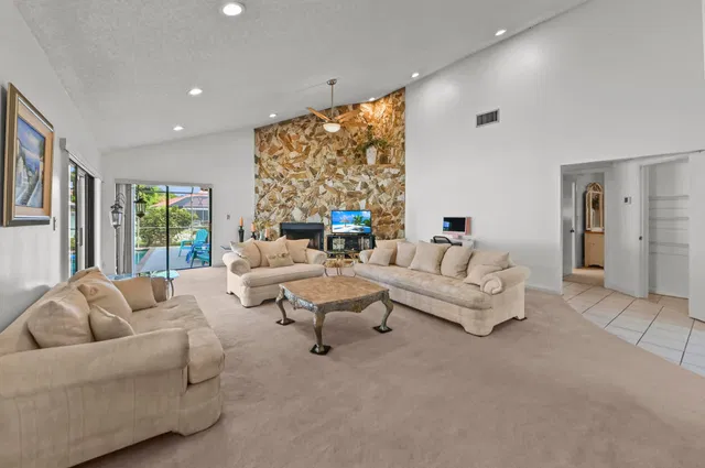 Residence photo 9