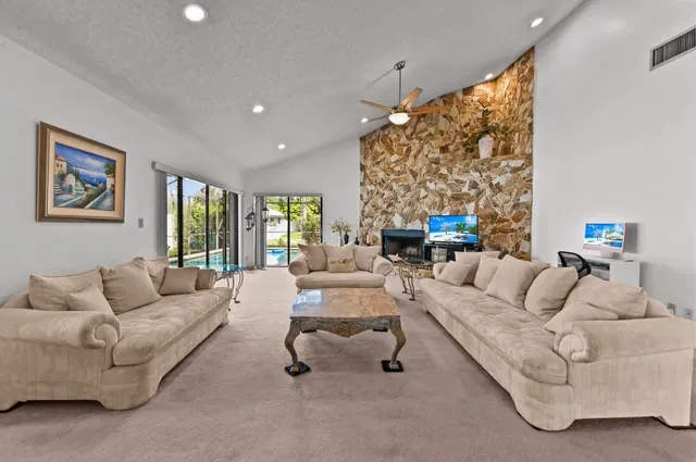 Residence photo 11