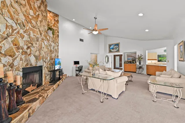 Residence photo 12