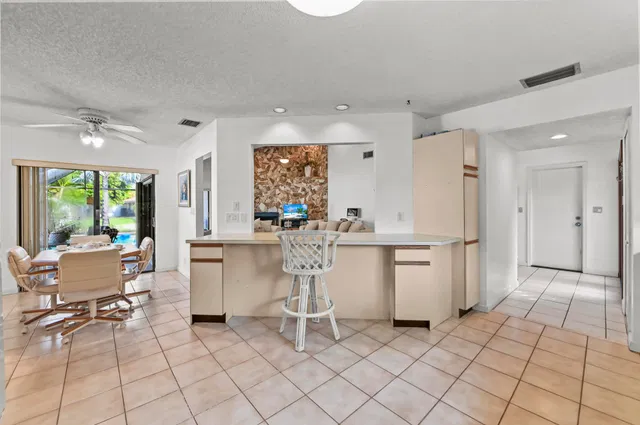 Residence photo 16