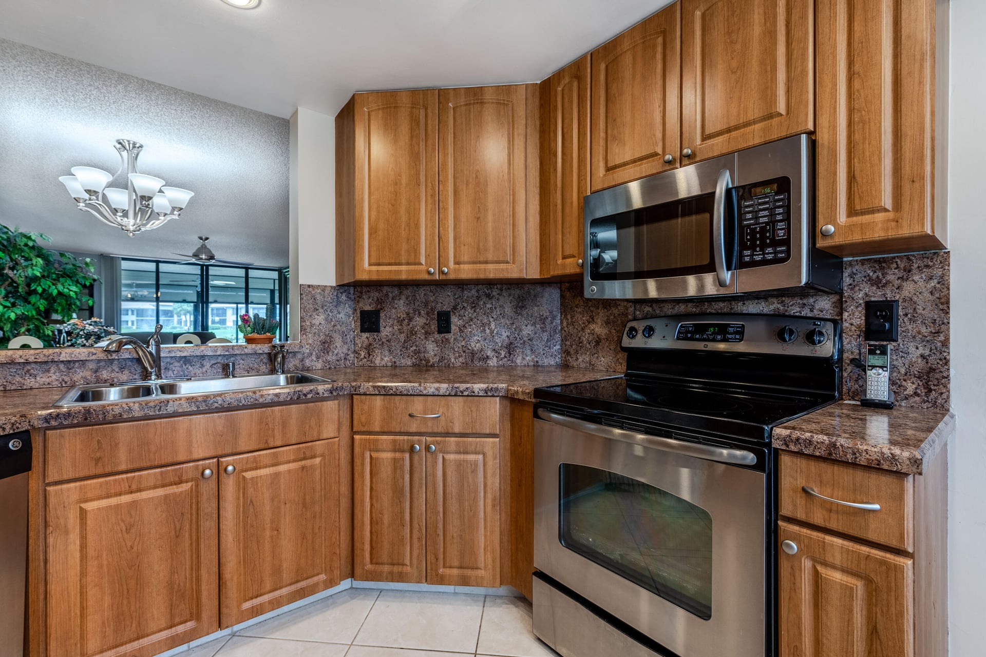 Unit 5502 photo 10