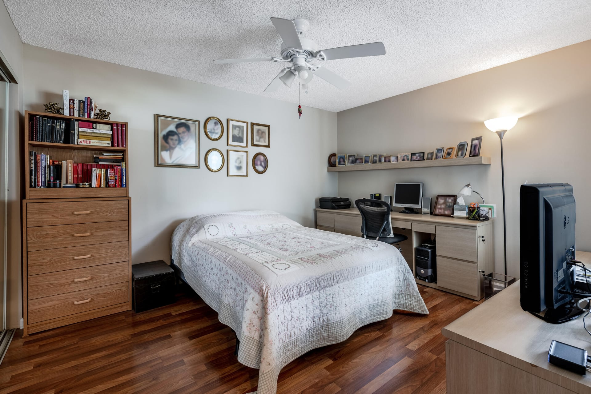 Unit 5502 photo 20