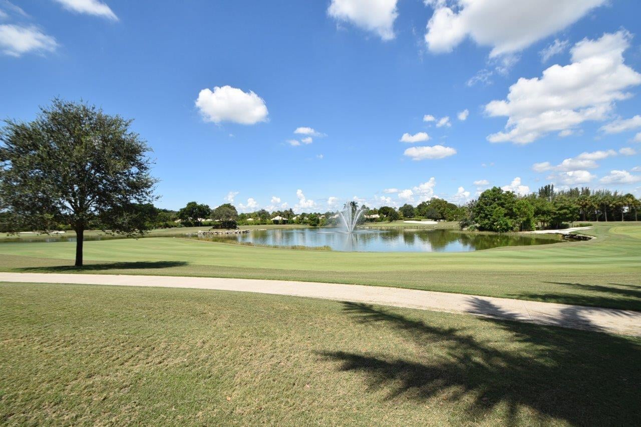 Unit 5502 photo 110
