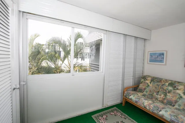 Unit 208 photo 14