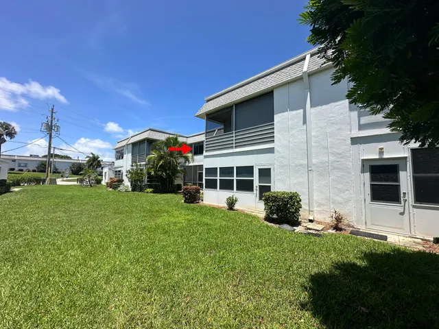 Unit 208 photo 15