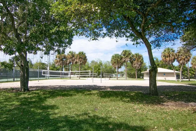 Unit 208 photo 23