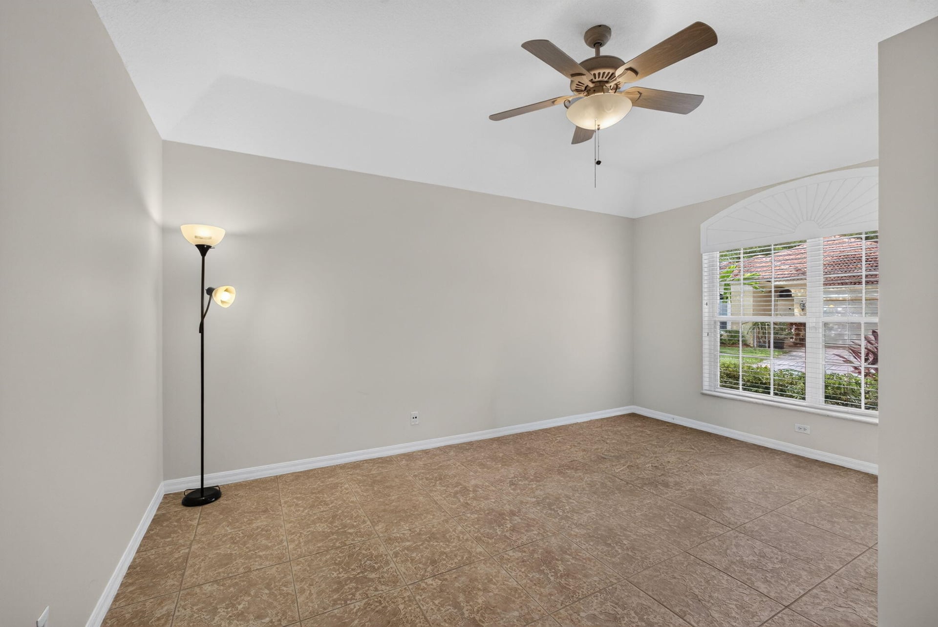Residence photo 12