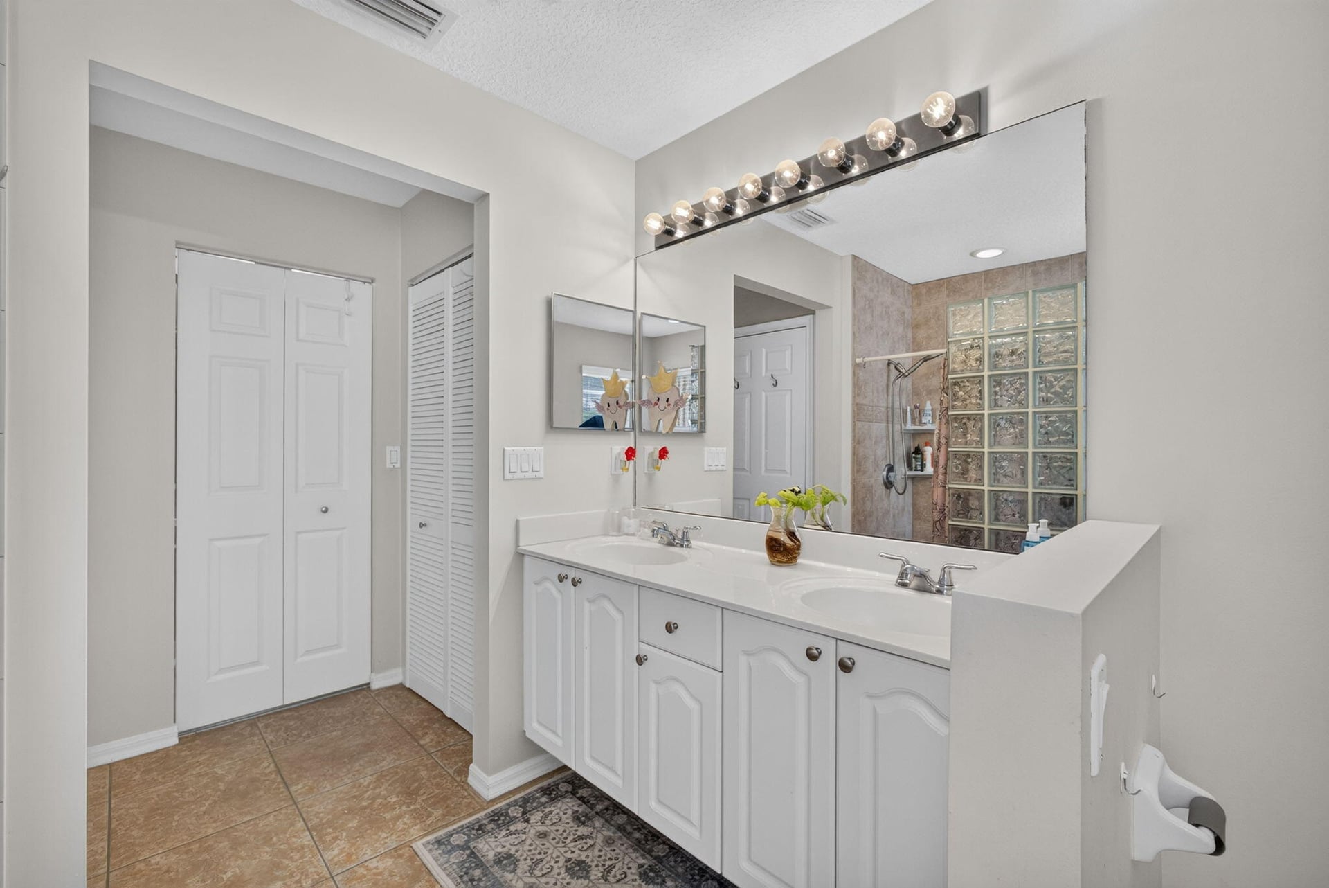Residence photo 36