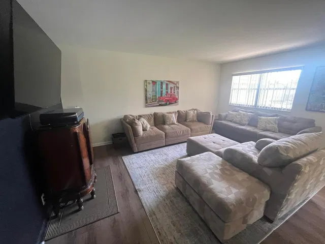 Residence photo 6
