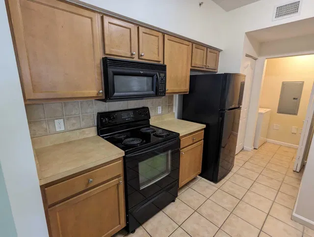 Unit 9103 photo 3