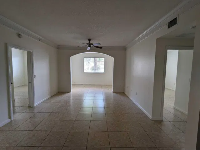 Unit 9103 photo 4