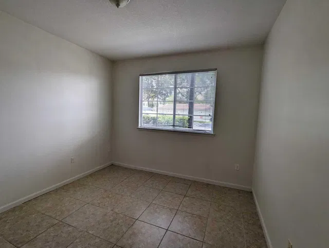 Unit 9103 photo 5