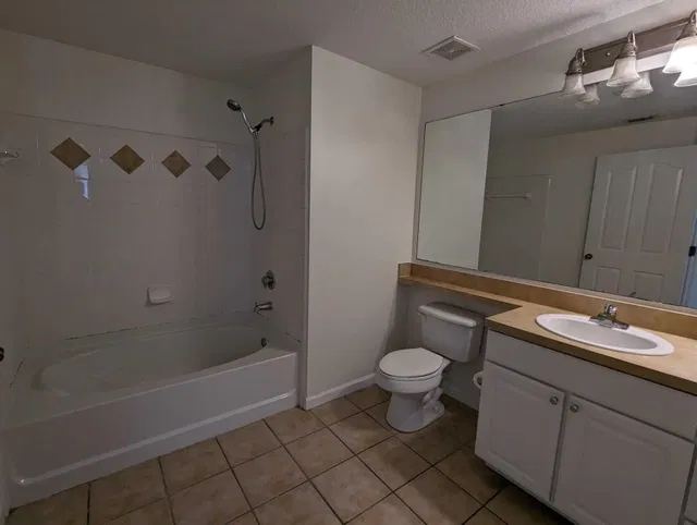 Unit 9103 photo 6