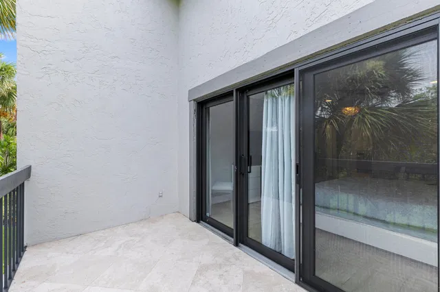 Unit E202 photo 14