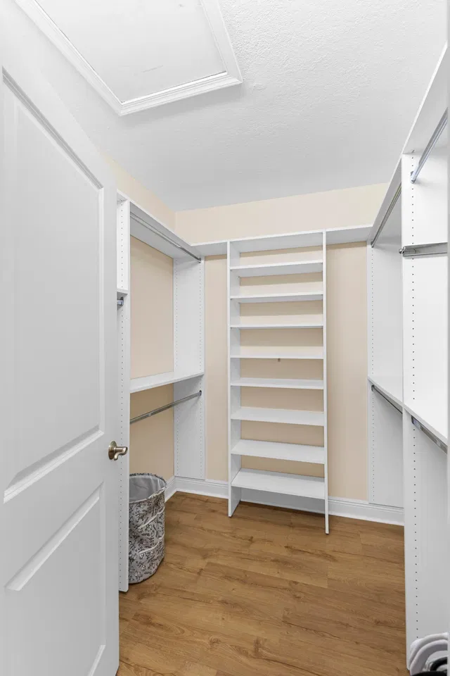 Unit E202 photo 19