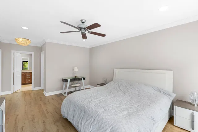 Unit E202 photo 23