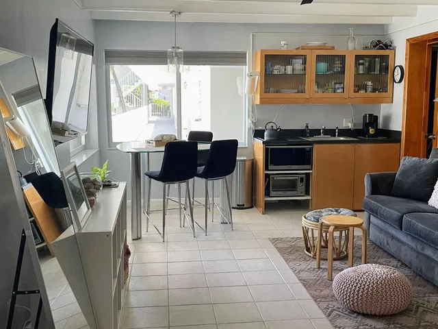 Unit 211 photo 2