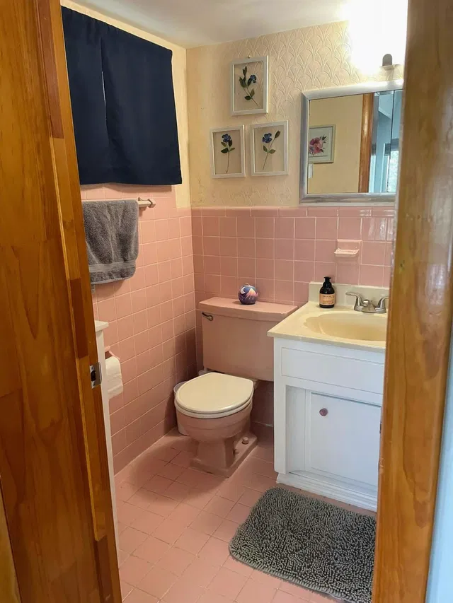 Unit 211 photo 9