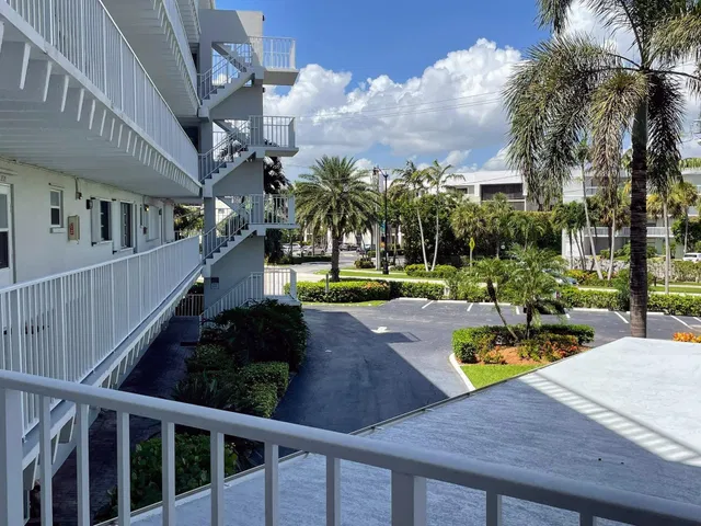 Unit 211 photo 12