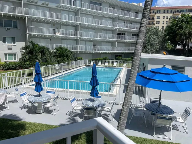 Unit 211 photo 14