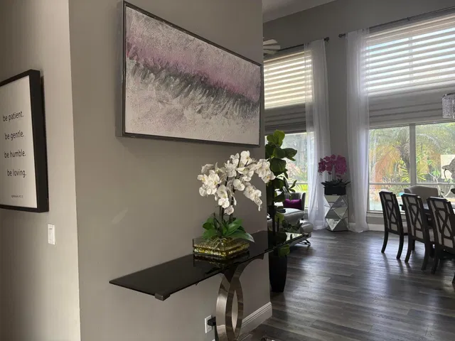 Residence photo 2