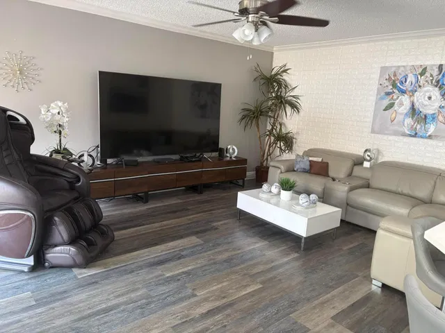 Residence photo 4