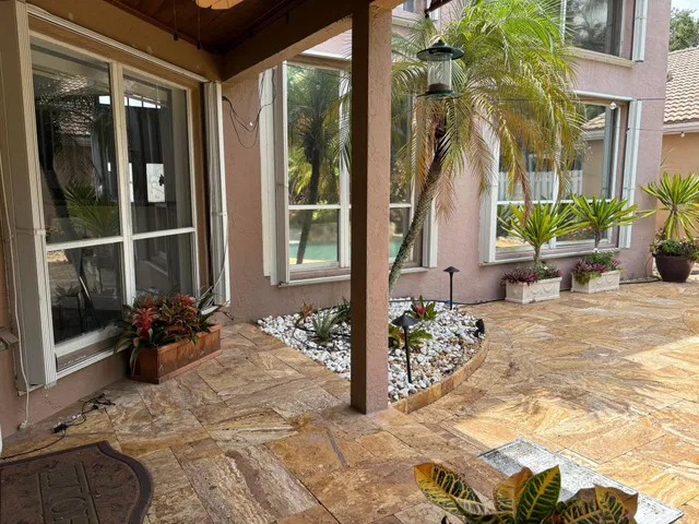 Residence photo 15