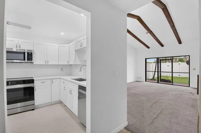 Residence photo 6