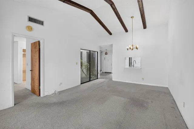 Residence photo 10