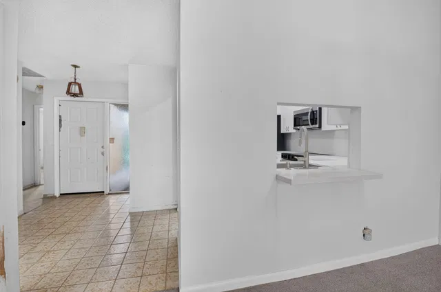 Residence photo 12