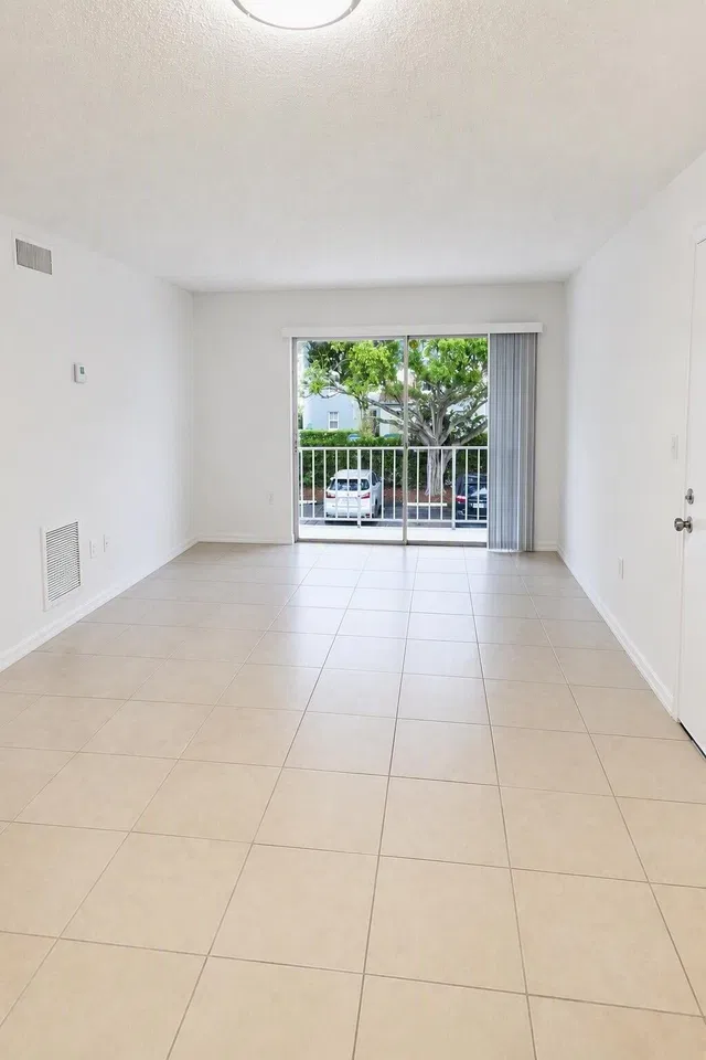 Unit 204 photo 2