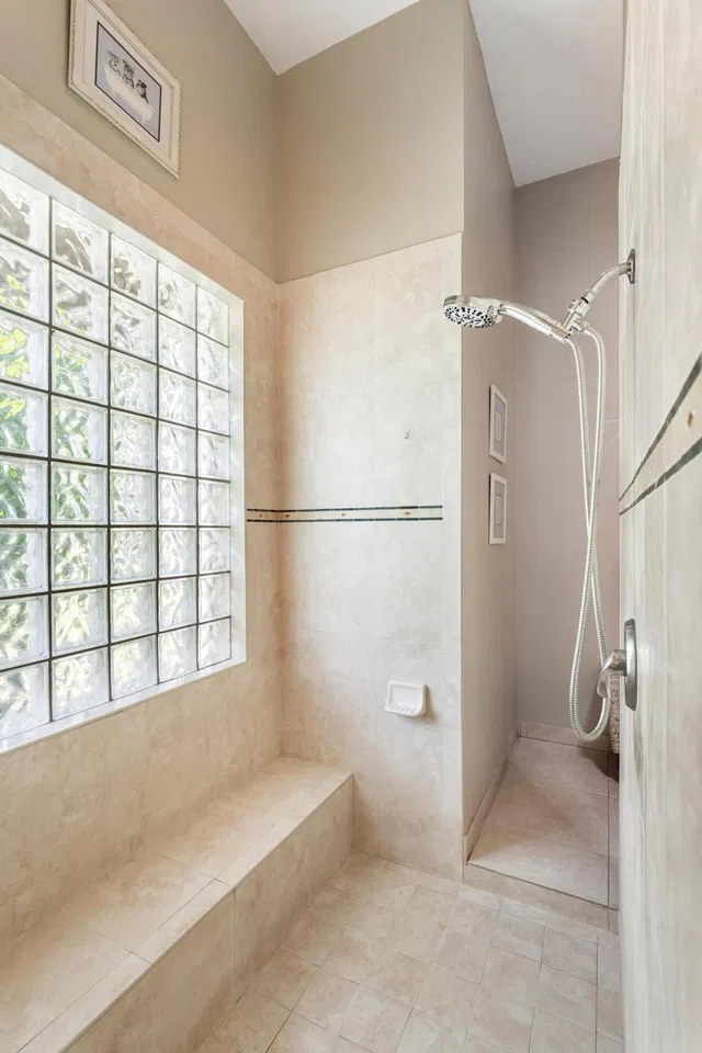 Residence photo 22