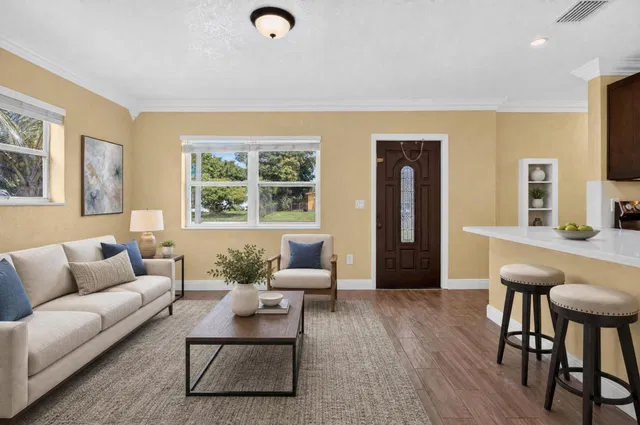 Residence photo 2