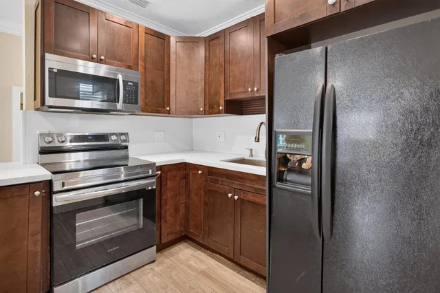 Residence photo 3