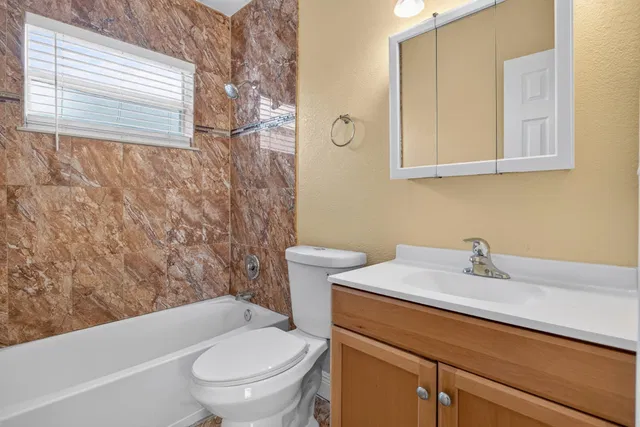 Residence photo 6