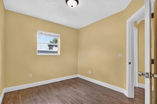 Residence photo 12