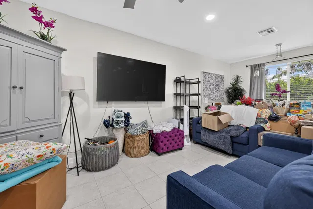 Residence photo 4