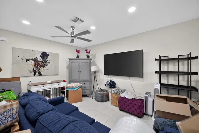 Residence photo 5