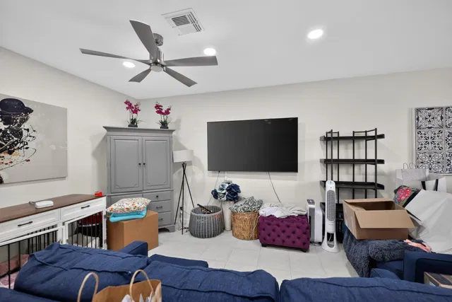 Residence photo 6