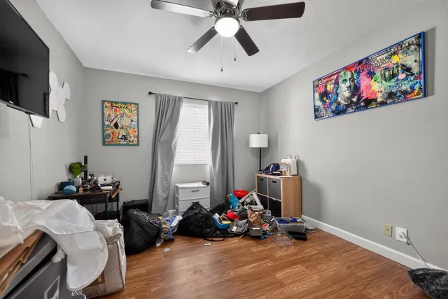 Residence photo 12
