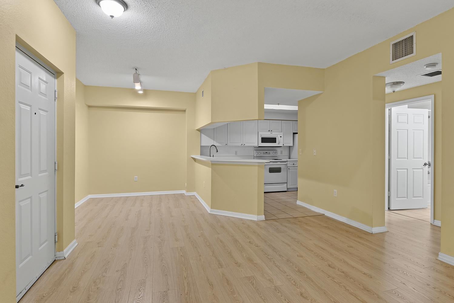 Unit 108 photo 6