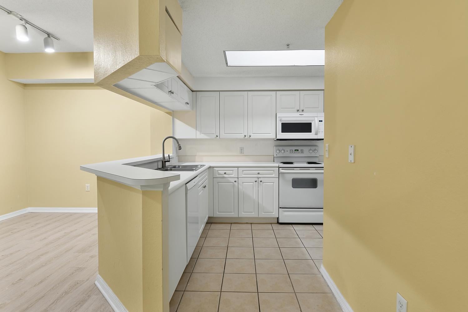 Unit 108 photo 13