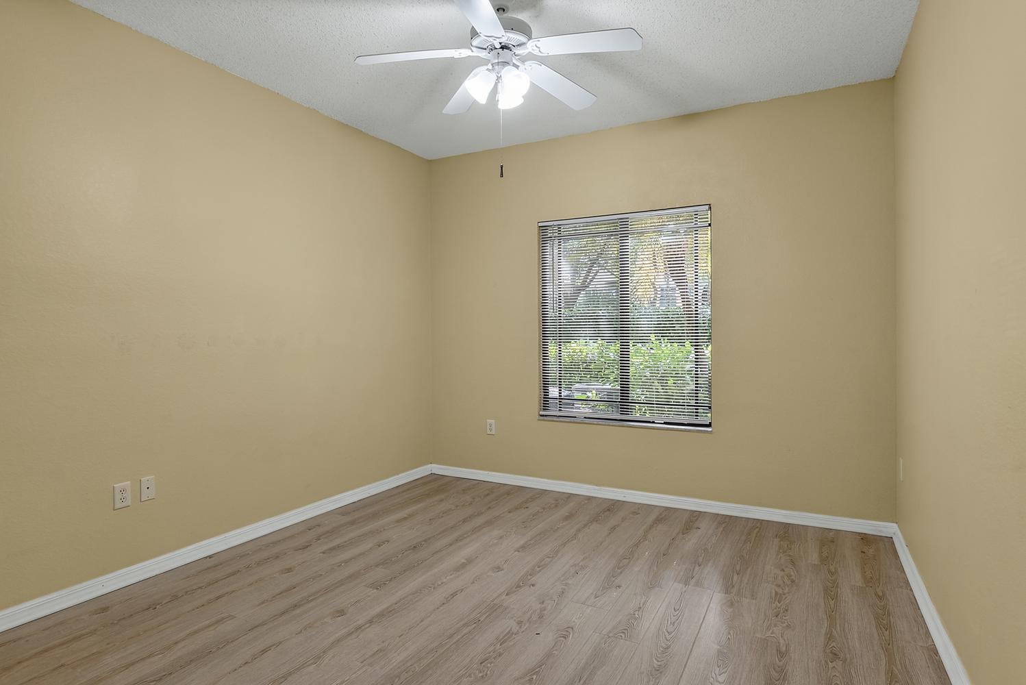 Unit 108 photo 20