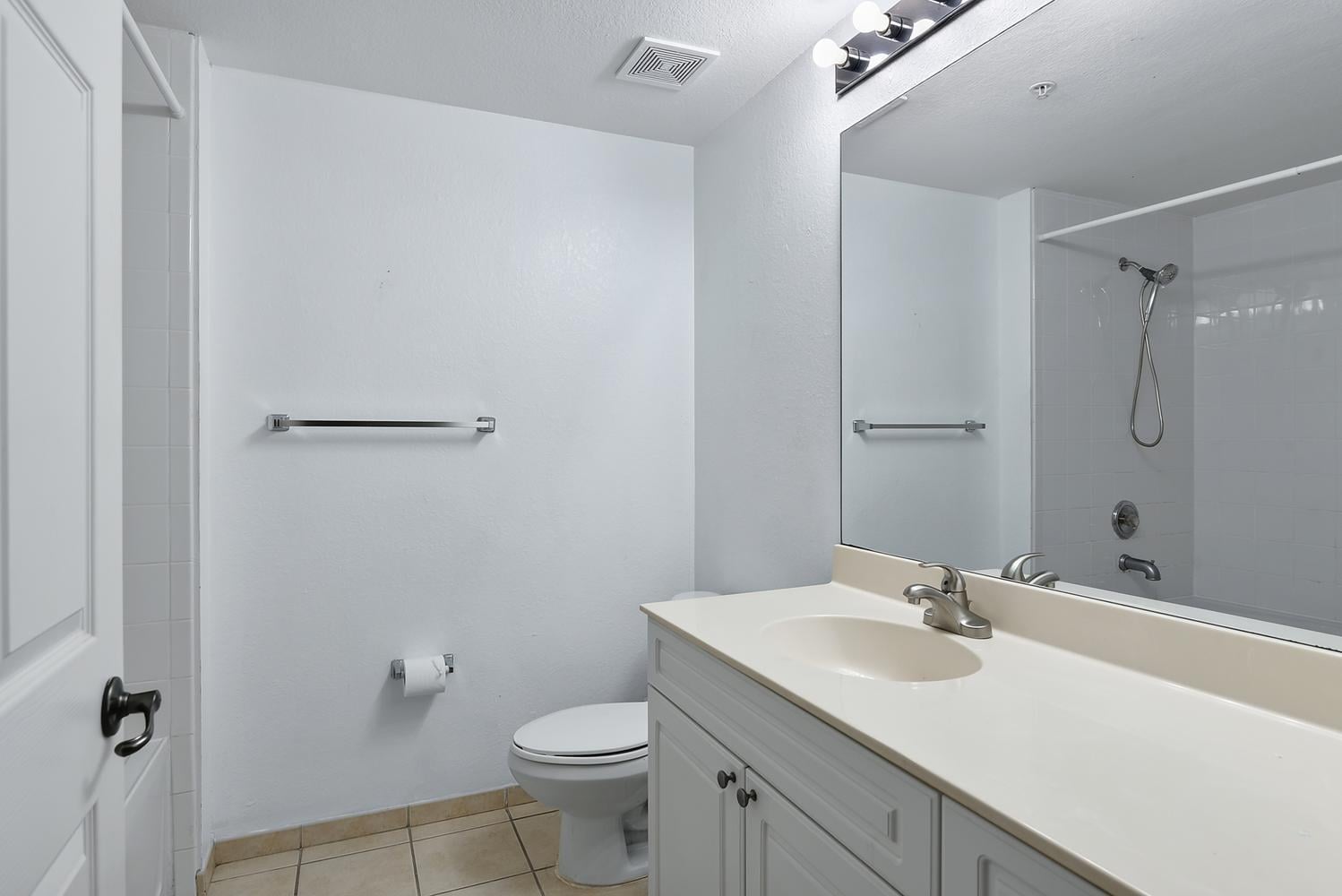 Unit 108 photo 21