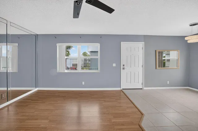Residence photo 3